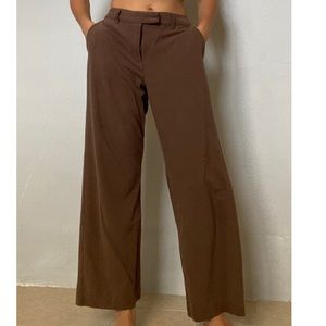 🌿 Dress pants, size 6 short. 
Thrifted, used like new.